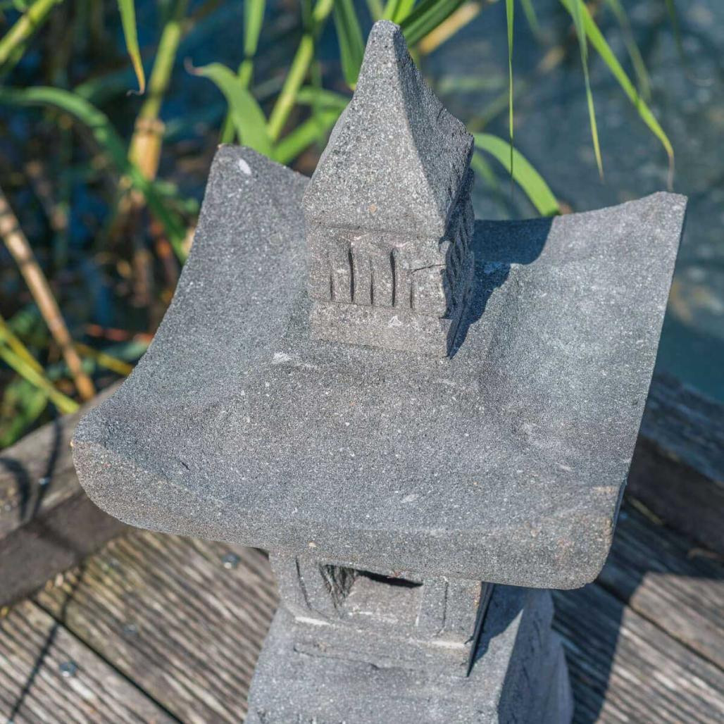 Linterna japonesa de piedra de lava 55 cm Linterna japonesa de piedra de lava 55 cm