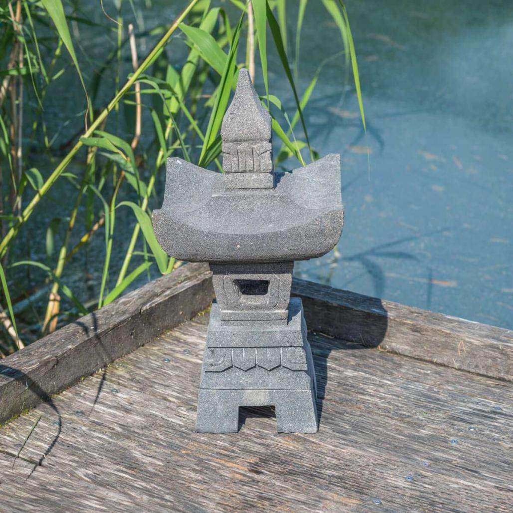 Linterna japonesa de piedra de lava 55 cm Linterna japonesa de piedra de lava 55 cm