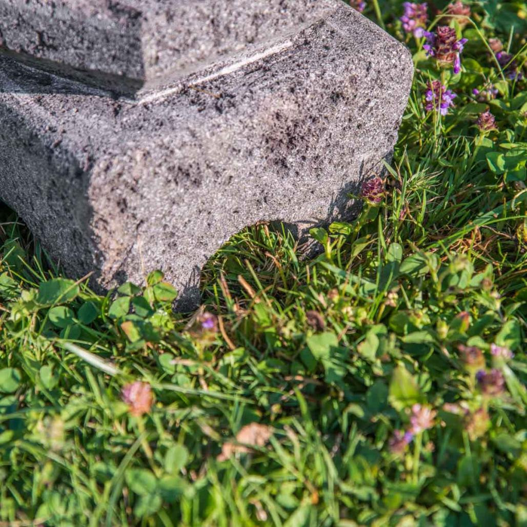 Làmpara de jardà­n japonés de piedra de lava 50 cm