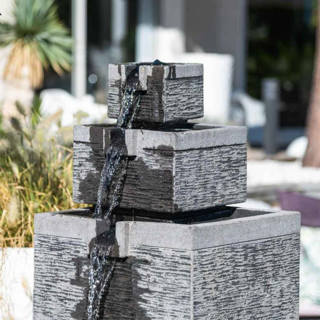 Fuente de jardà­n estanque cuadrado 4 copas negro gris