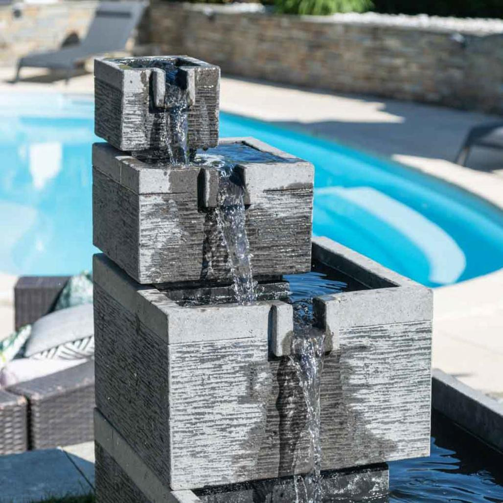 Fuente de jardà­n estanque cuadrado 4 copas negro gris