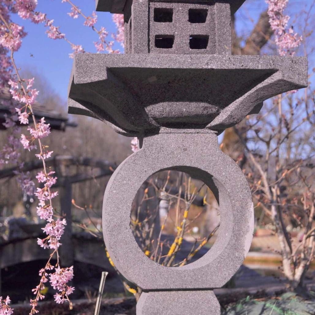 Linterna japonesa pagoda zen de piedra de lava 105 cm Linterna japonesa pagoda zen de piedra de lava 105 cm