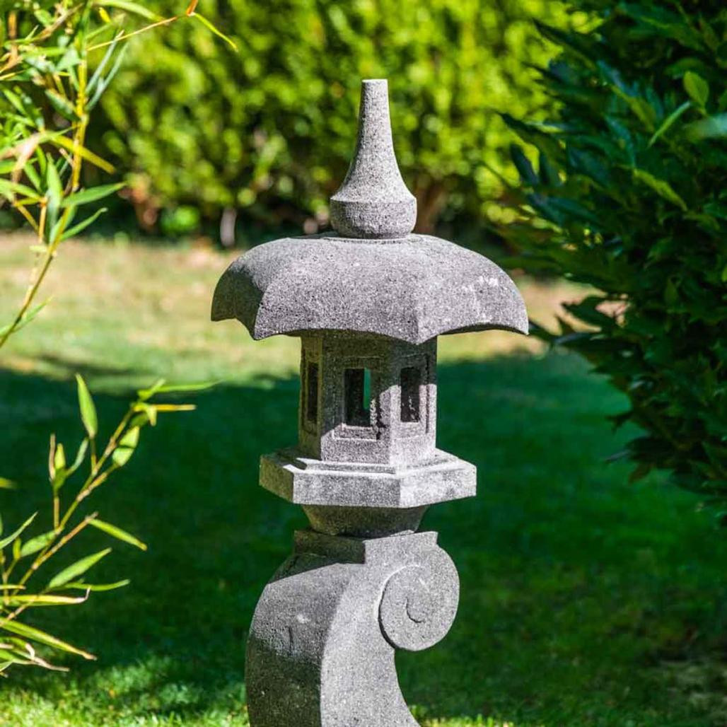 Linterna japonesa pagoda zen de piedra de lava 90 cm Linterna japonesa pagoda zen de piedra de lava 90 cm