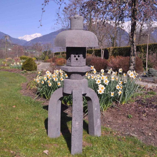 Linterna japonesa pagoda de piedra de lava 1,20 m