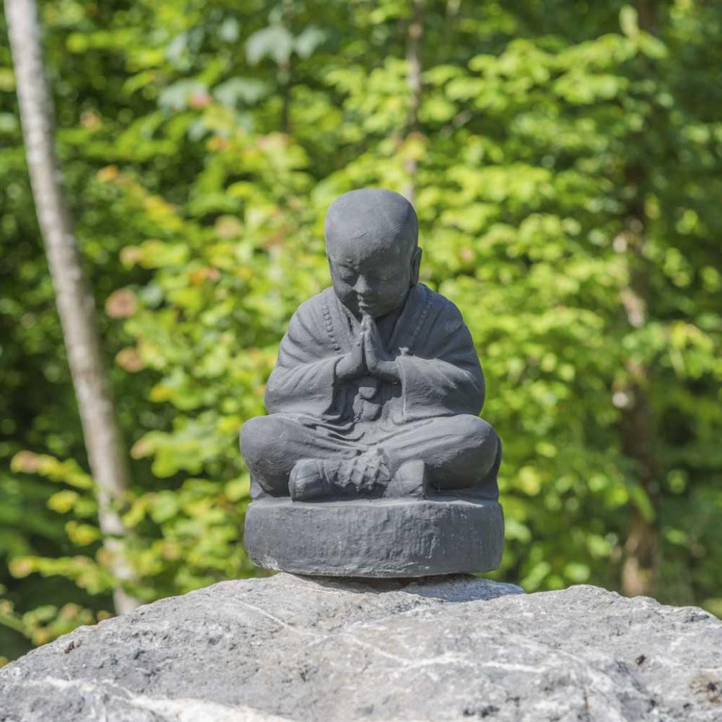 Estatua monje shaolin sentado negro con pàtina 40 cm
