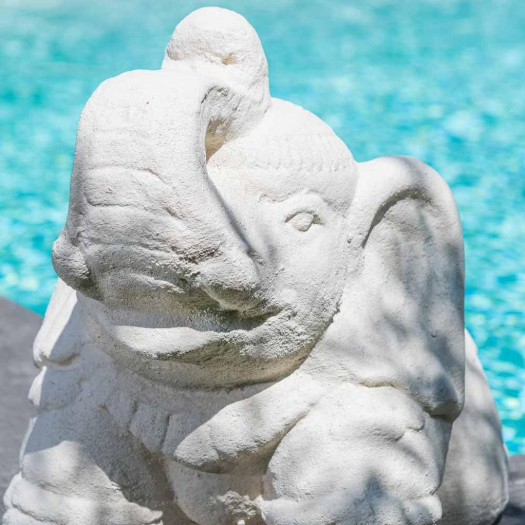 Estatua elefante sentado 40 cm blanco crema Estatua elefante sentado 40 cm blanco crema