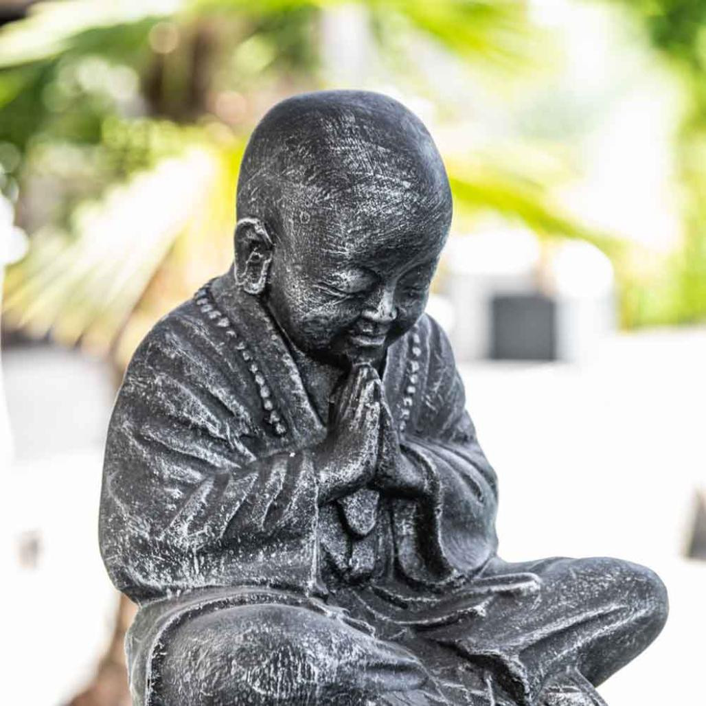 Estatua monje shaolin sentado gris con pàtina 40 cm