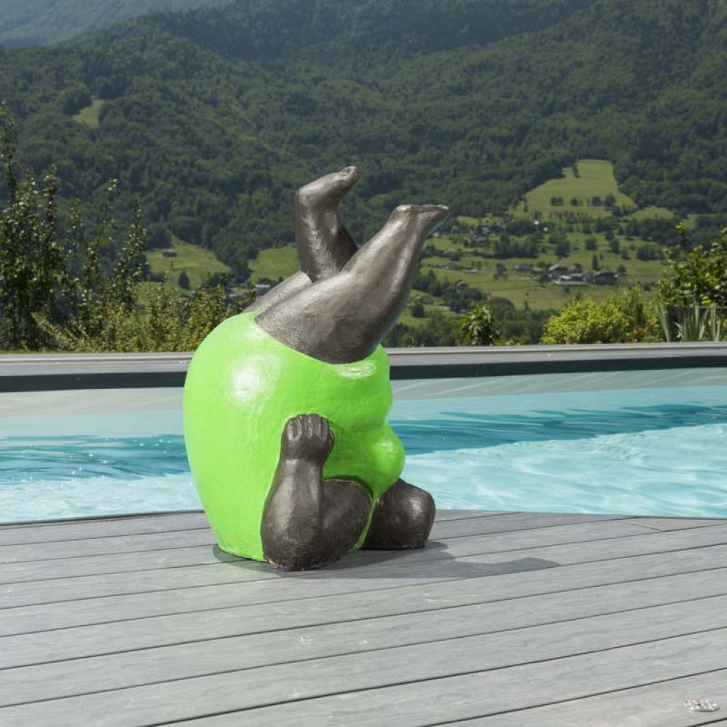 Estatua mujer a color diseà±o verde