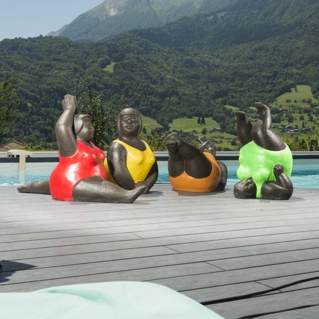 Estatua mujer a color diseà±o verde