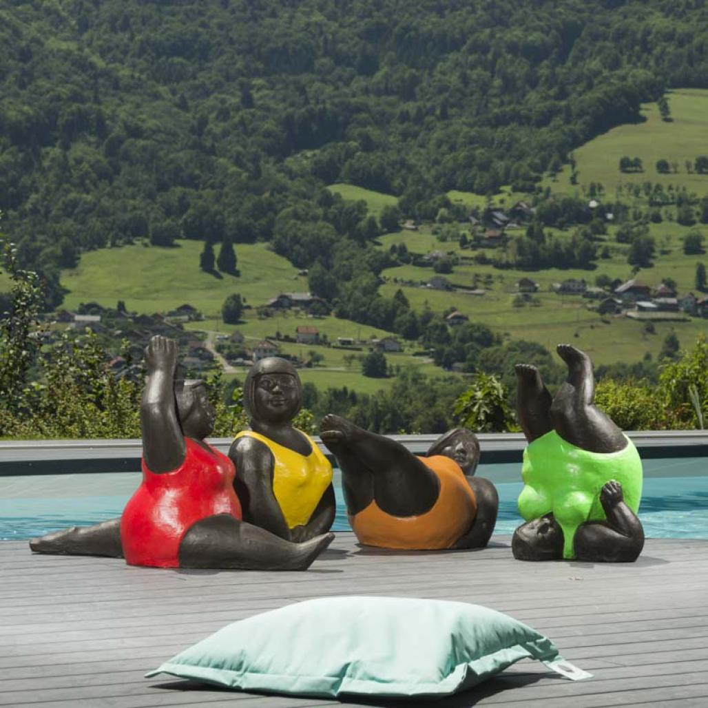 Estatua mujer a color diseà±o verde