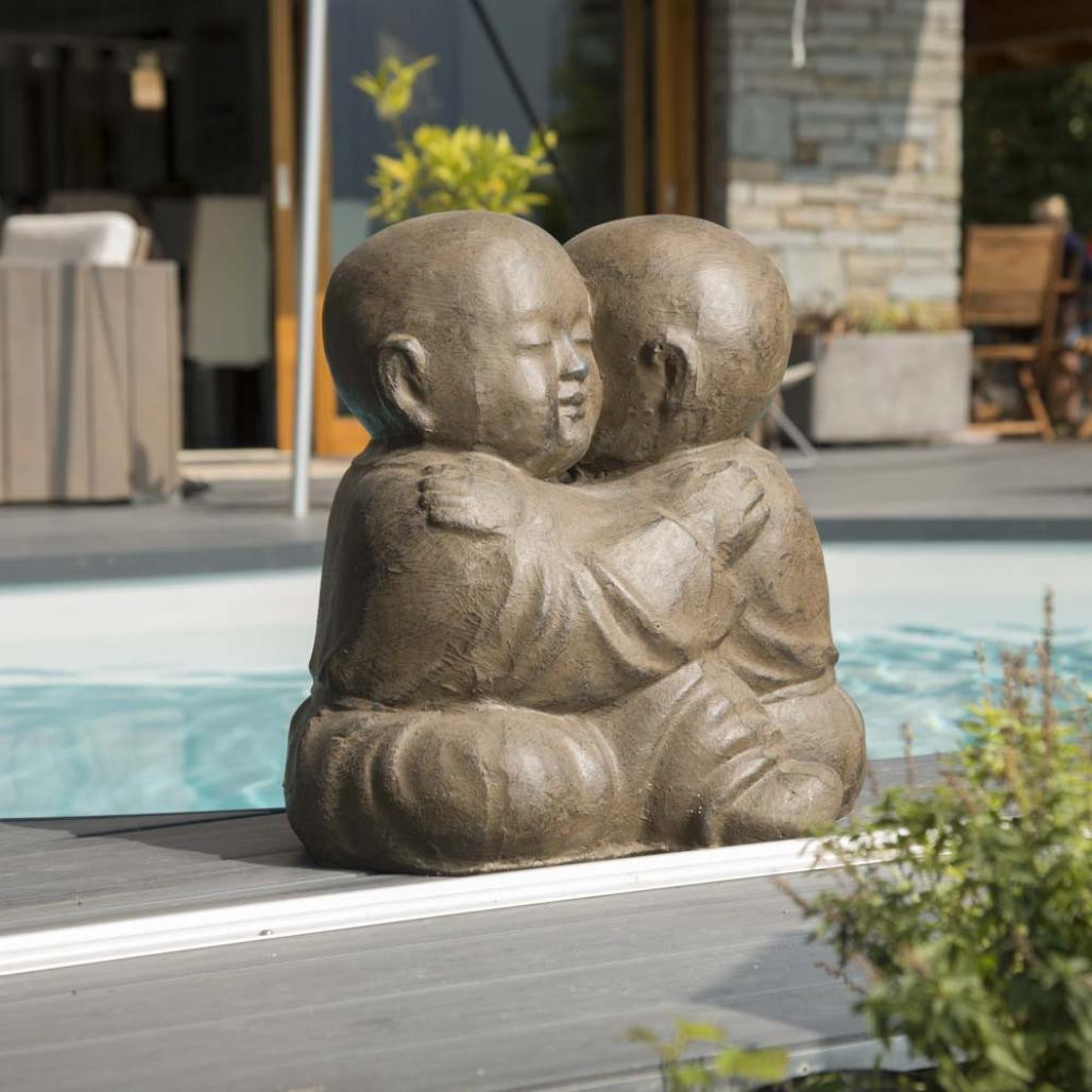 Estatua monjes shaolàn abrazados con pàtina marrón envejecido 50 cm Estatua monjes shaolàn abrazados con pàtina marrón envejecido 50 cm