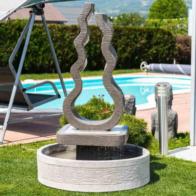Fuente de jardàn llama 160 cm