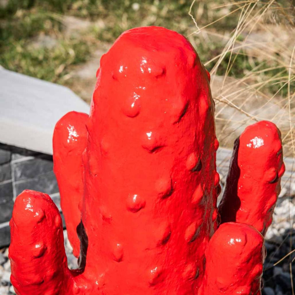 Escultura jardàn moderno cactus 50 cm rojo Escultura jardàn moderno cactus 50 cm rojo