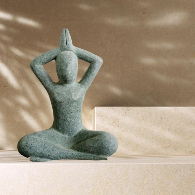 Estatua de piedra volcànica diseà±o mujer posición yoga 75 cm