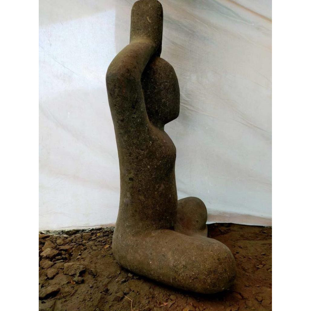 Estatua de piedra volcànica diseà±o mujer posición yoga 75 cm Estatua de piedra volcànica diseà±o mujer posición yoga 75 cm