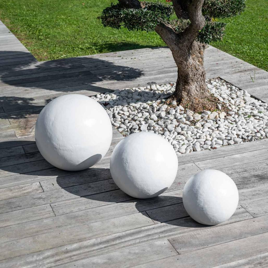 Tres bolas decorativas para exterior blanco