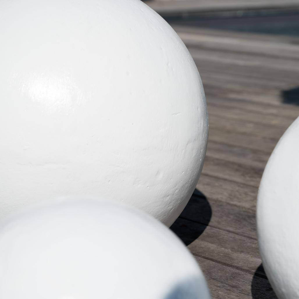 Tres bolas decorativas para exterior blanco