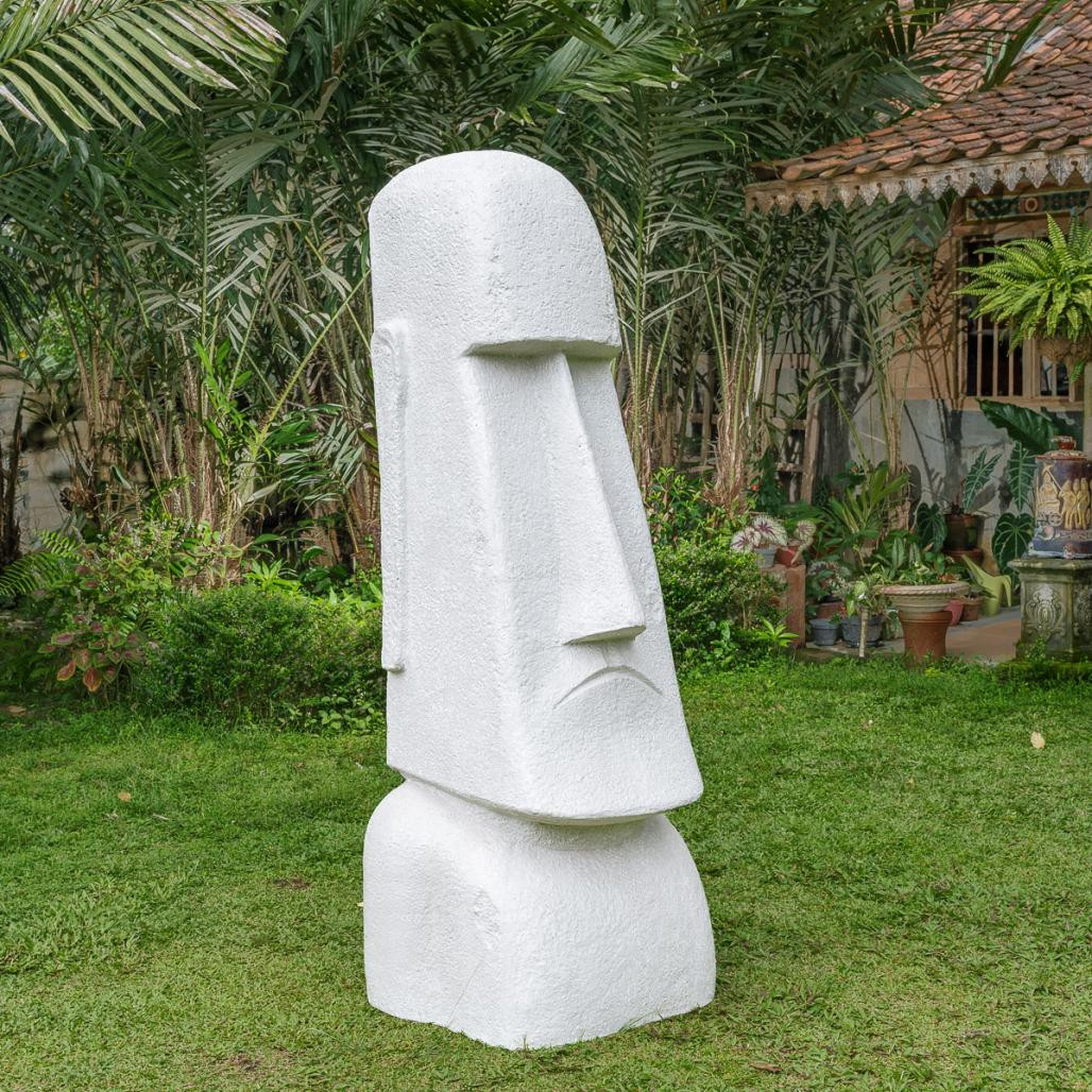 Estatua gigante del jardà­n moai de la isla de pascua 1m50
