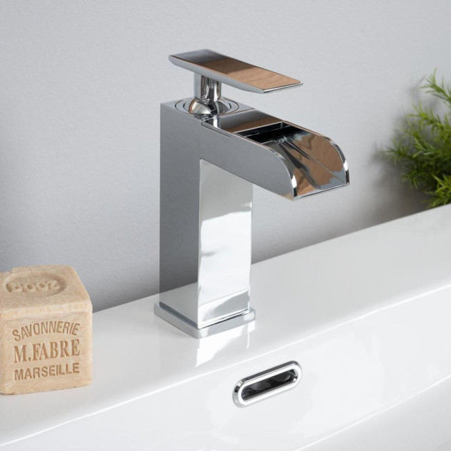 Grifo cascada para lavabo Shannon cromado