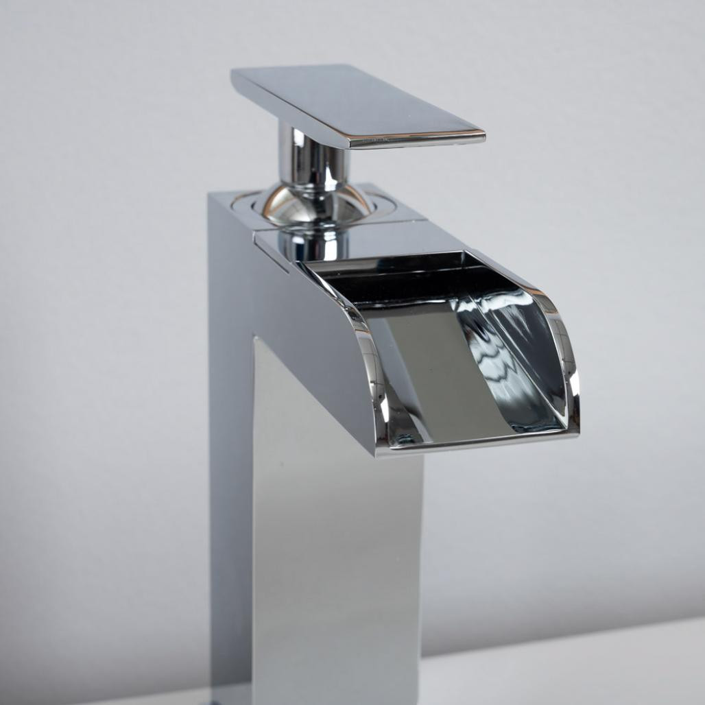Grifo cascada para lavabo Shannon cromado