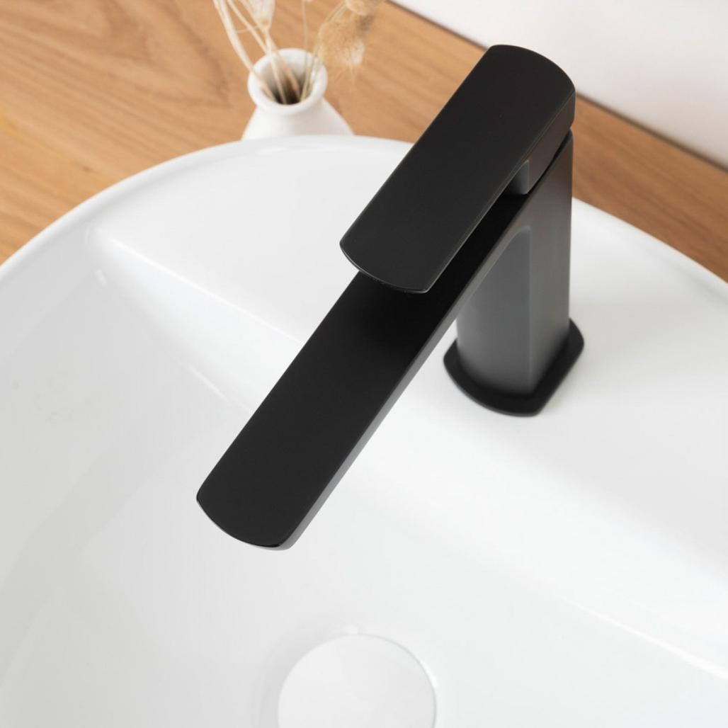 Grifo negro para lavabo Louga