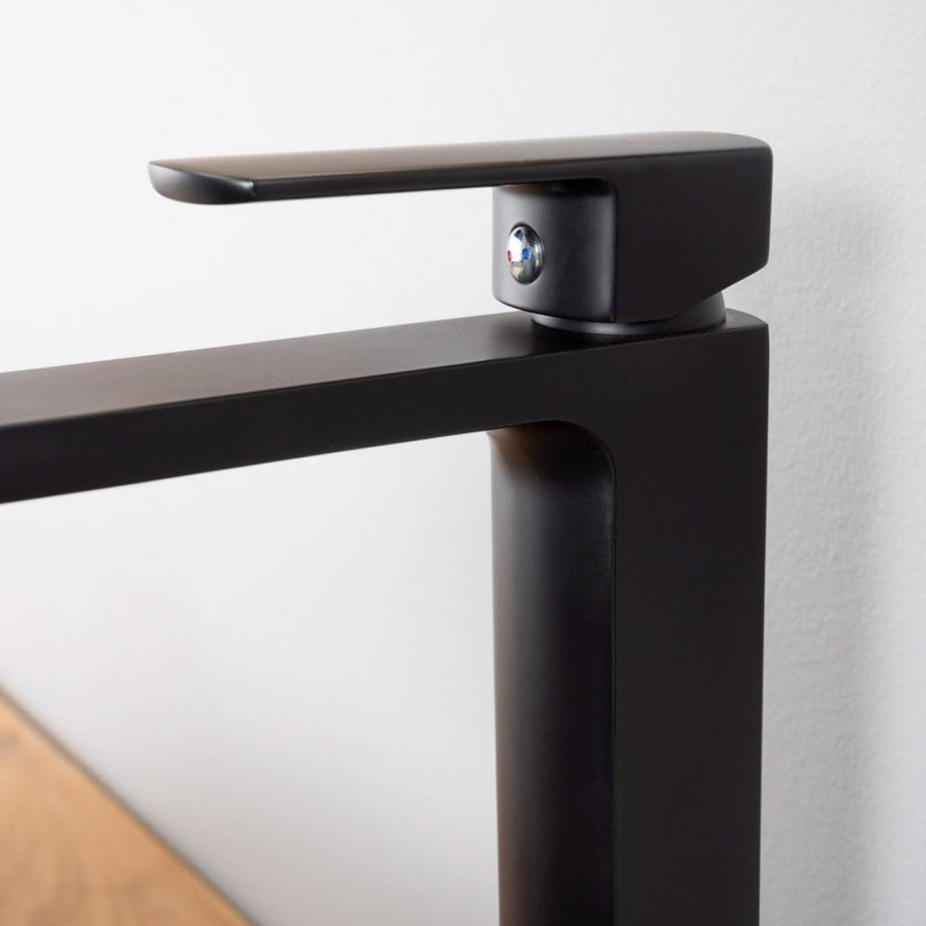 Grifo alto para lavabo Louga negro Grifo alto para lavabo Louga negro