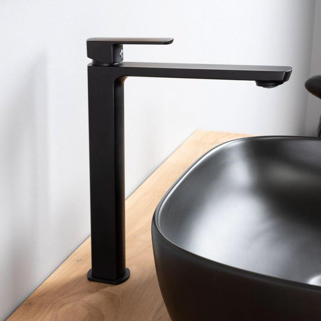 Grifo alto para lavabo Louga negro Grifo alto para lavabo Louga negro