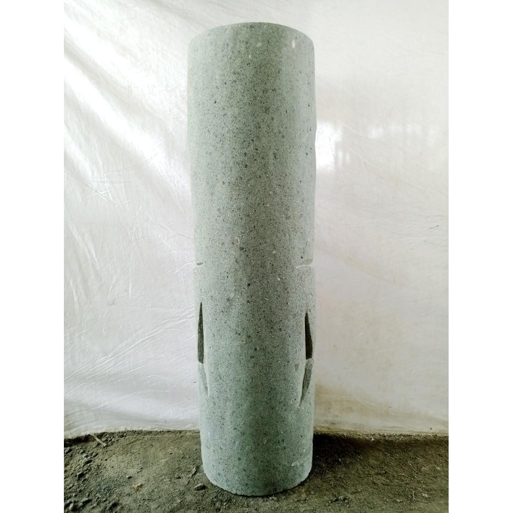 Estatua totem tiki en jardàn de piedra volcànica 1m Estatua totem tiki en jardàn de piedra volcànica 1m