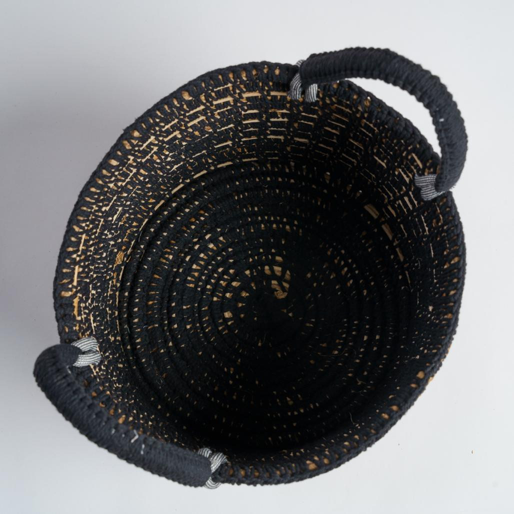 Cesta de mimbre negra y beige L Anaya