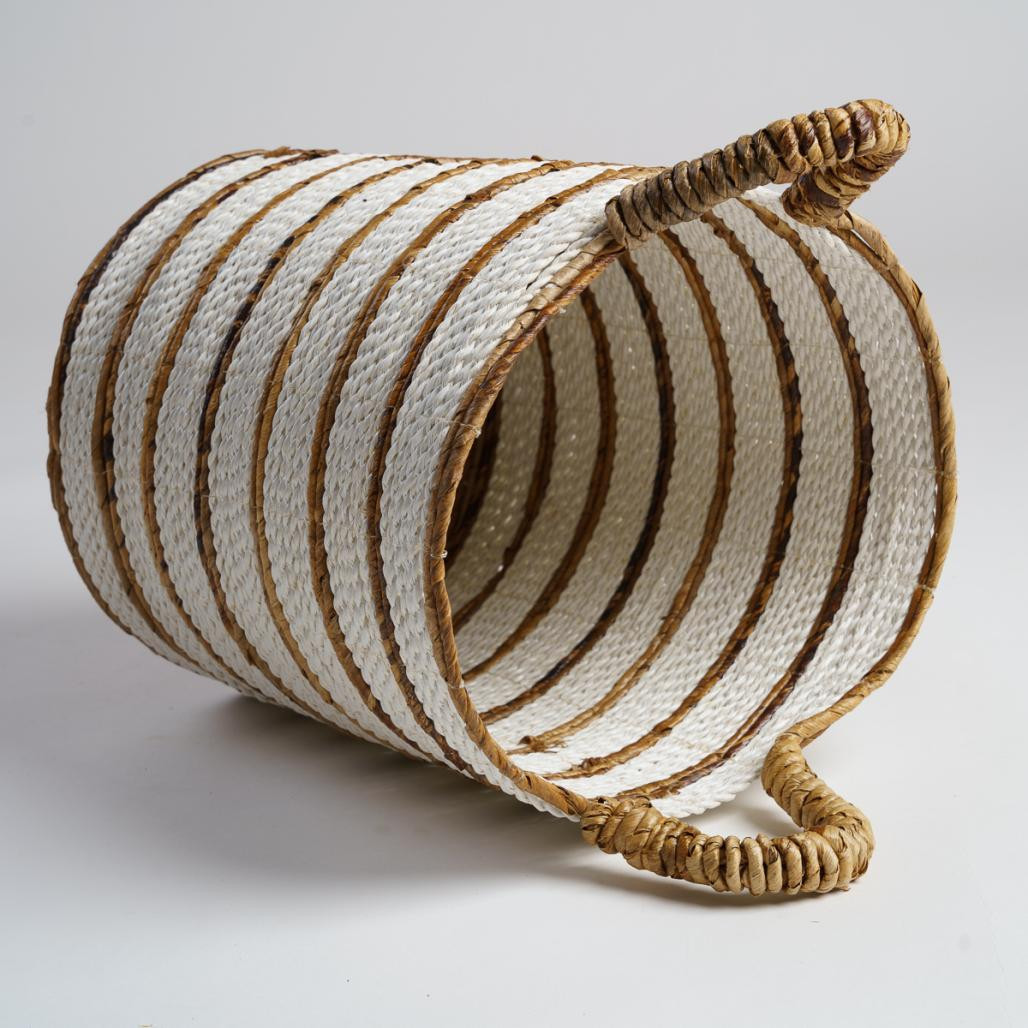 Cesta de fibra vegetal crudo y marrón M Sethi