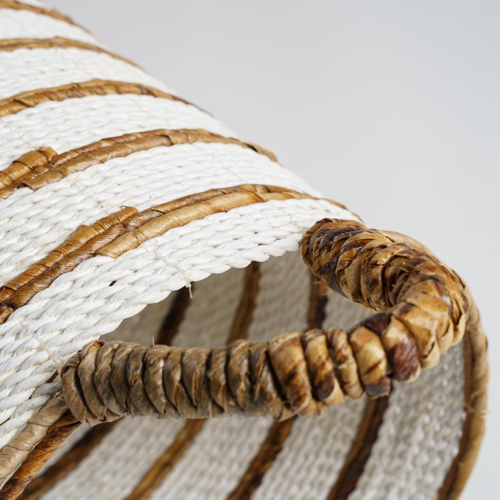 Cesta de fibra vegetal crudo y marrón M Sethi