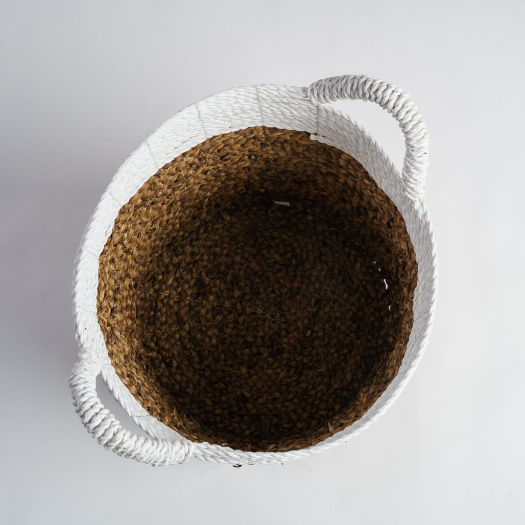 Cesta trenzada en jacinto de agua L Vito