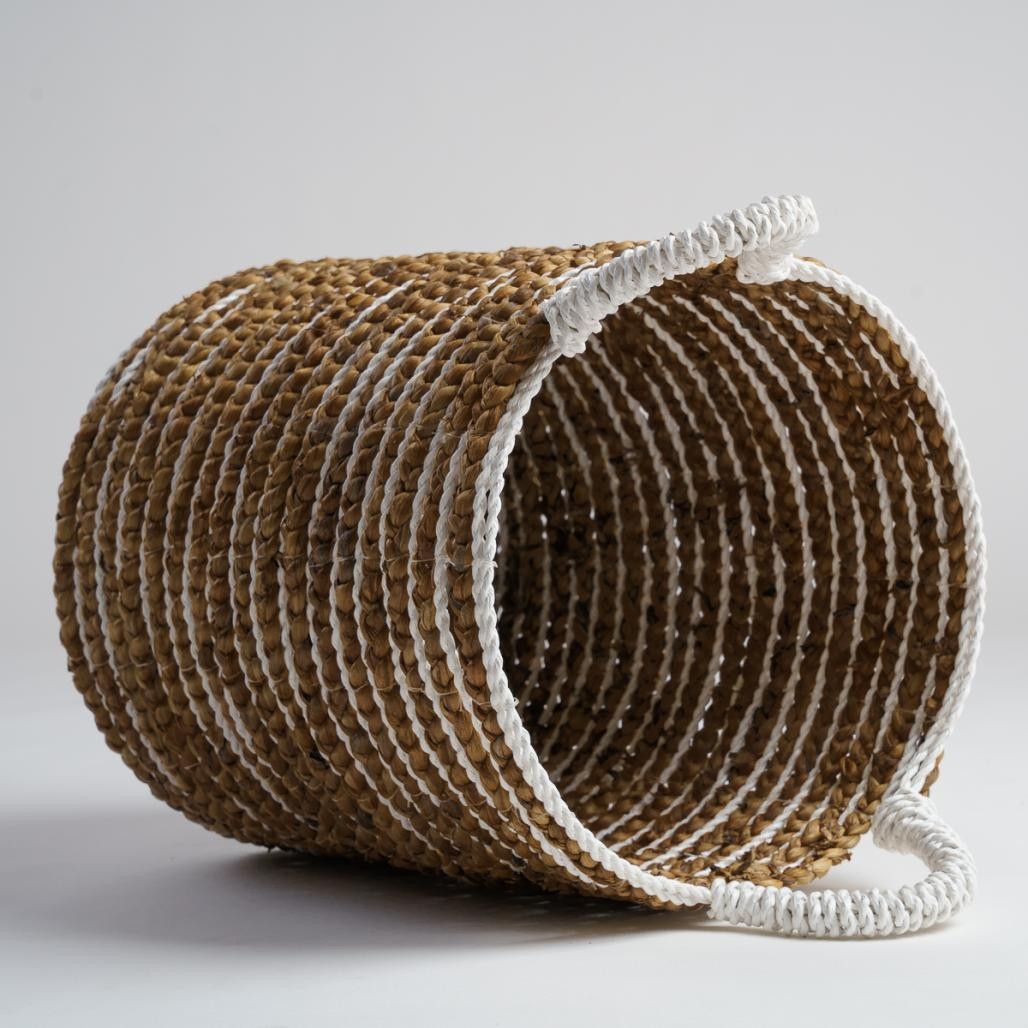 Cesta trenzada en jacinto de agua M Vito Cesta trenzada en jacinto de agua M Vito