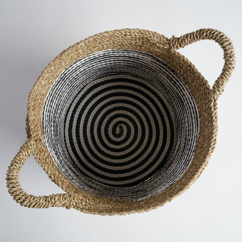 Cesta en junco de mar blanco y negro L Pika Cesta en junco de mar blanco y negro L Pika