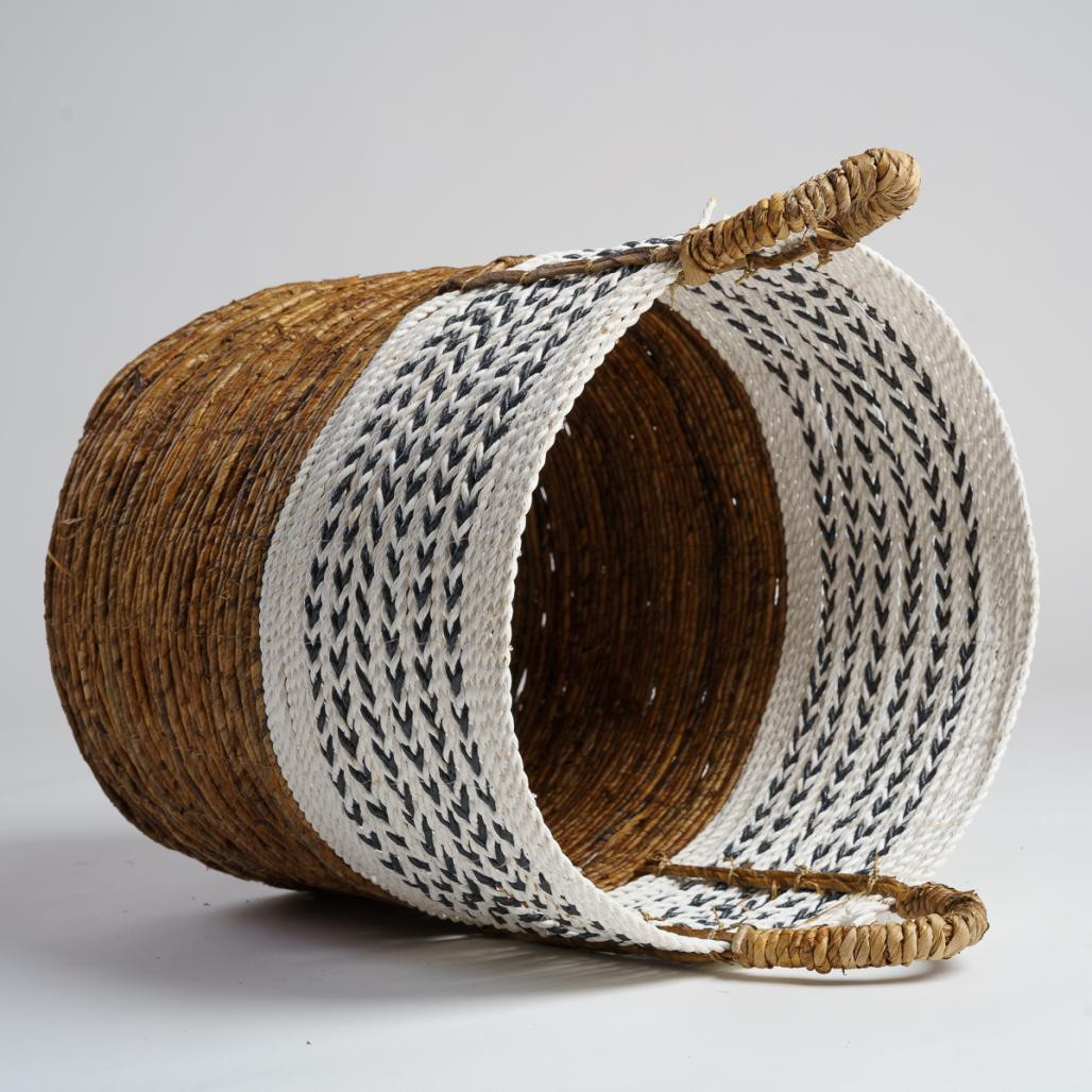 Gran cesta con asas de fibra vegetal XL Sookie Gran cesta con asas de fibra vegetal XL Sookie