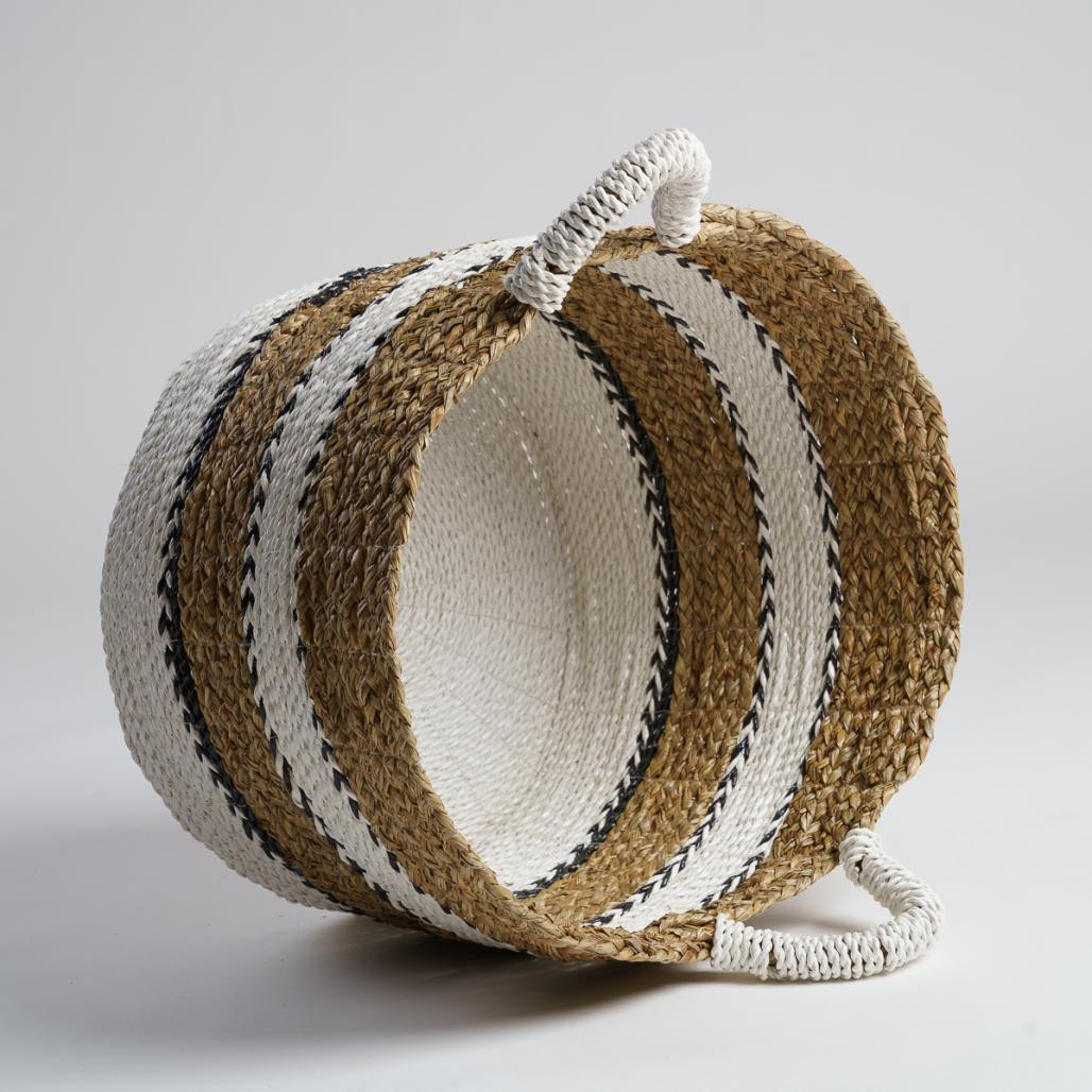 Cesta trenzada en jacinto de agua L Cassi