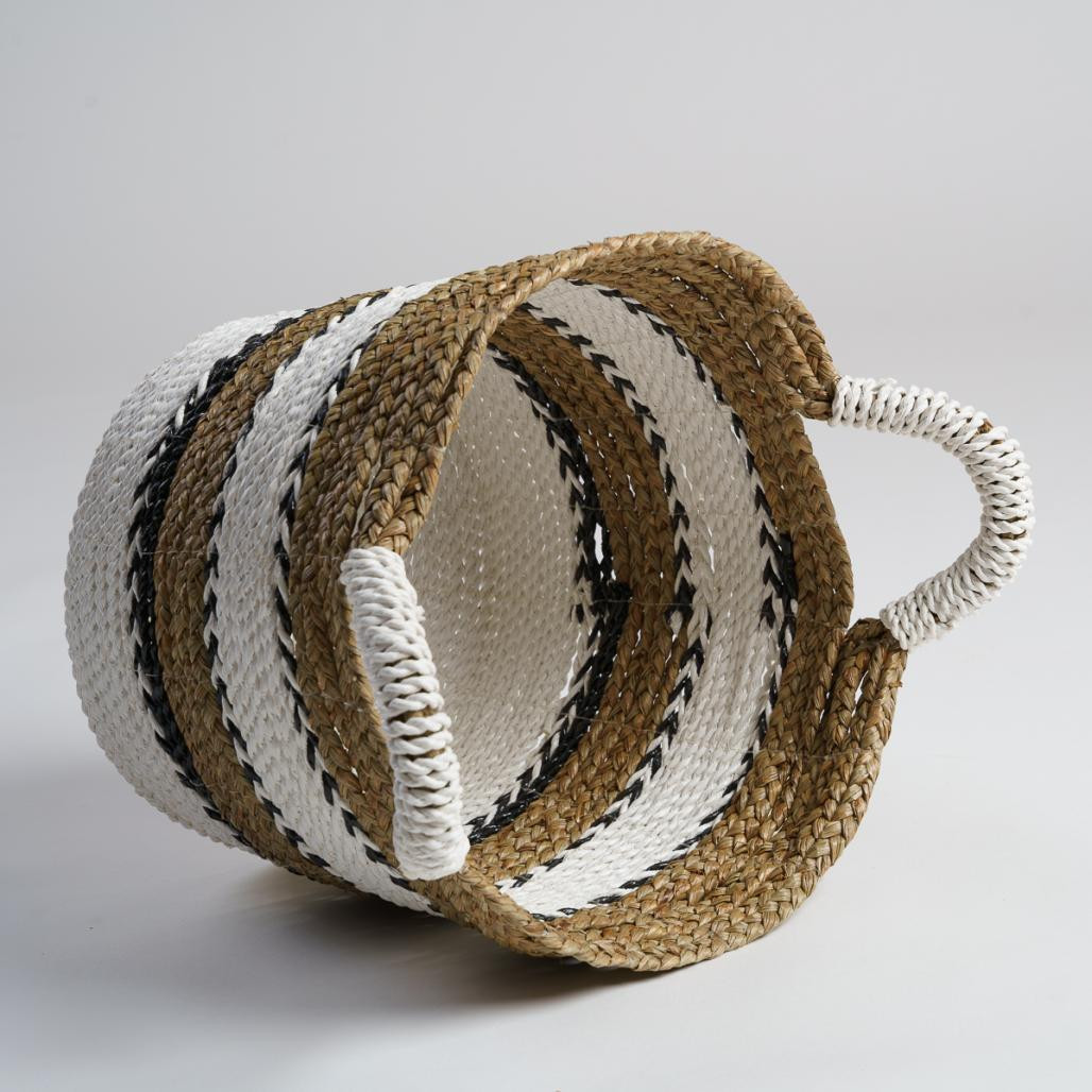 Cesta trenzada en jacinto de agua S Cassi