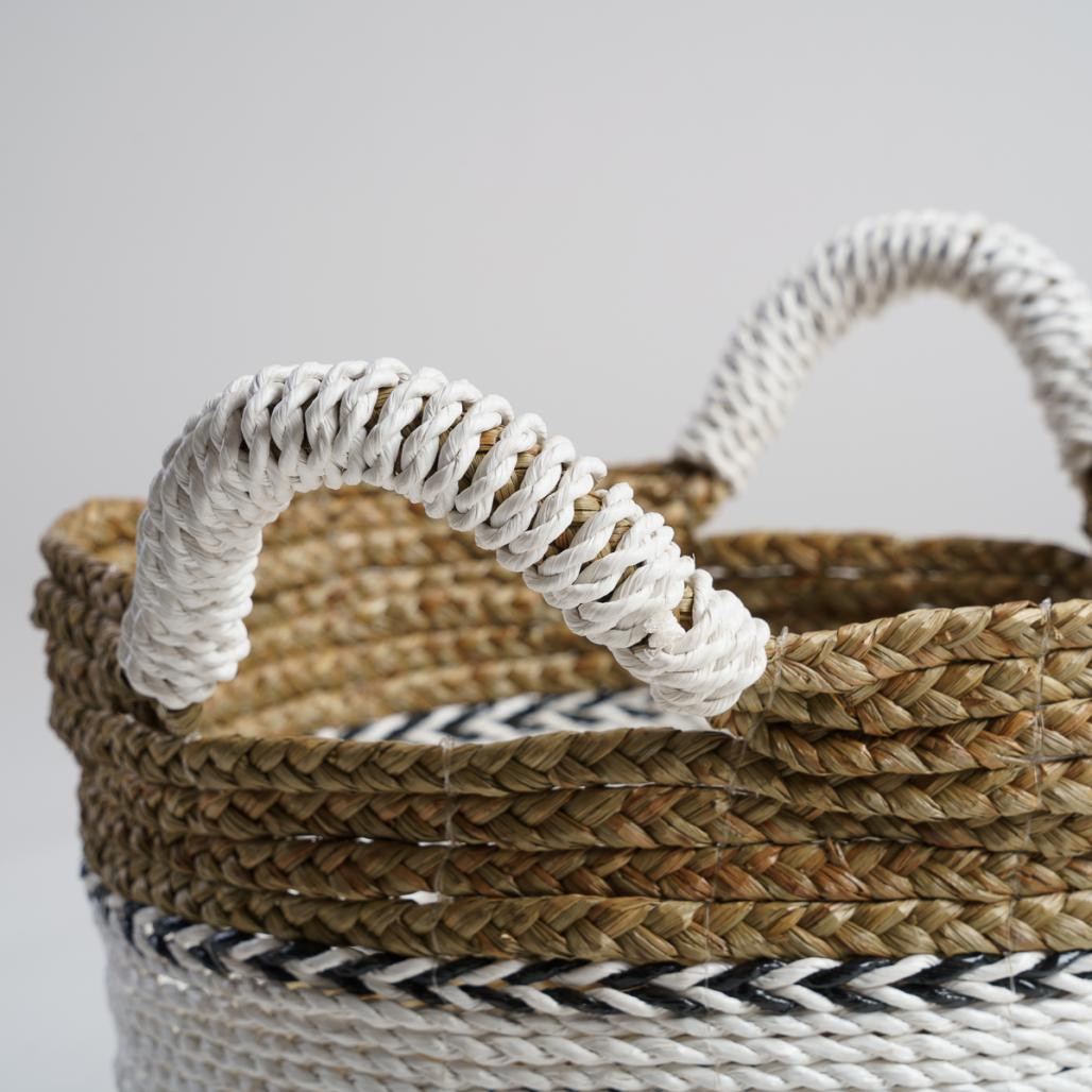 Cesta trenzada en jacinto de agua S Cassi