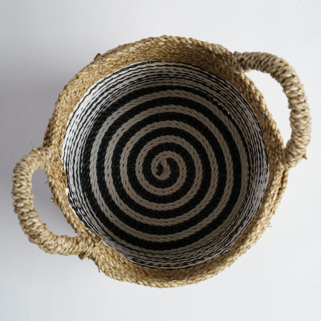 Cesta en junco de mar blanco y negro S Pika Cesta en junco de mar blanco y negro S Pika