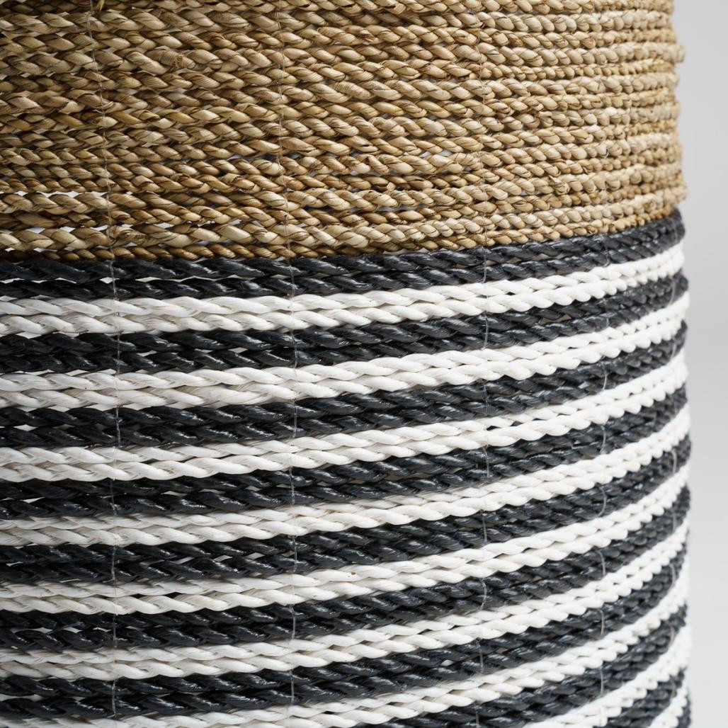 Lot de 2 paniers en jonc de mer noir et blanc XL-M Pika Lot de 2 paniers en jonc de mer noir et blanc XL-M Pika