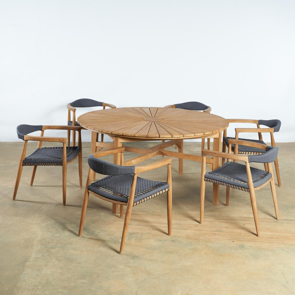 Ensemble table ronde en teck et 6 fauteuils en teck et corde Ensemble table ronde en teck et 6 fauteuils en teck et corde