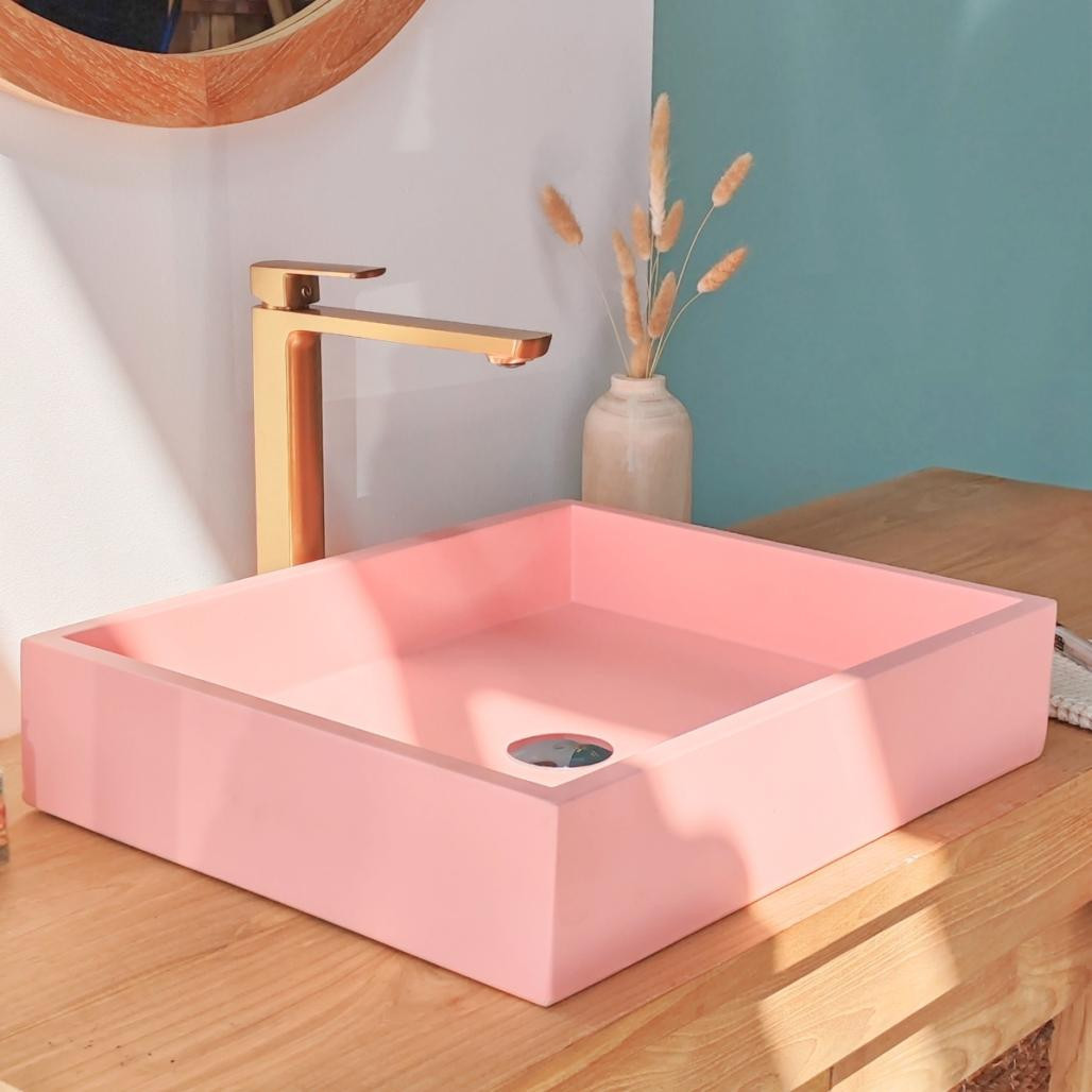 Lavabo rectangular de hormigón rosa Okia