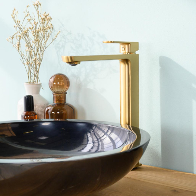 Mezclador para lavabo baño Louga oro cepillado