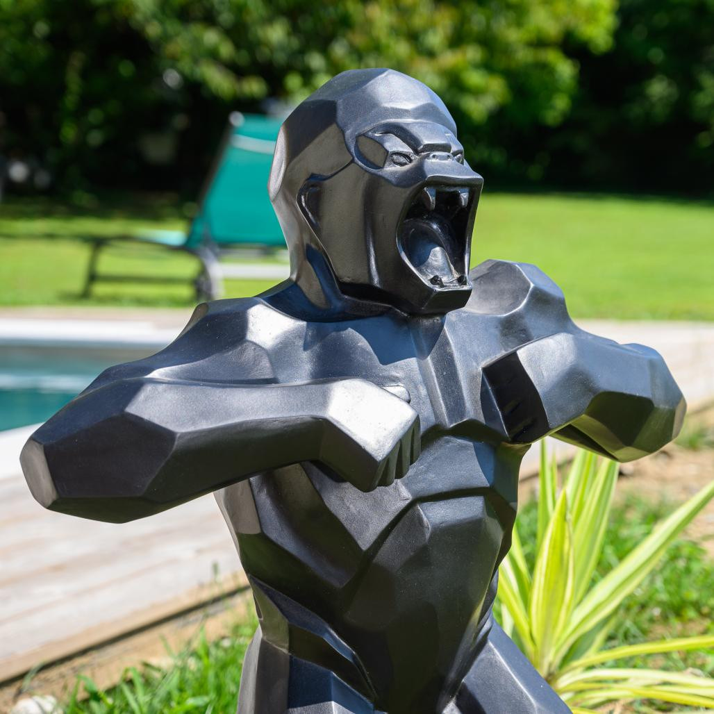 Estatua de gorila de origami negro de 80 cm. Estatua de gorila de origami negro de 80 cm.