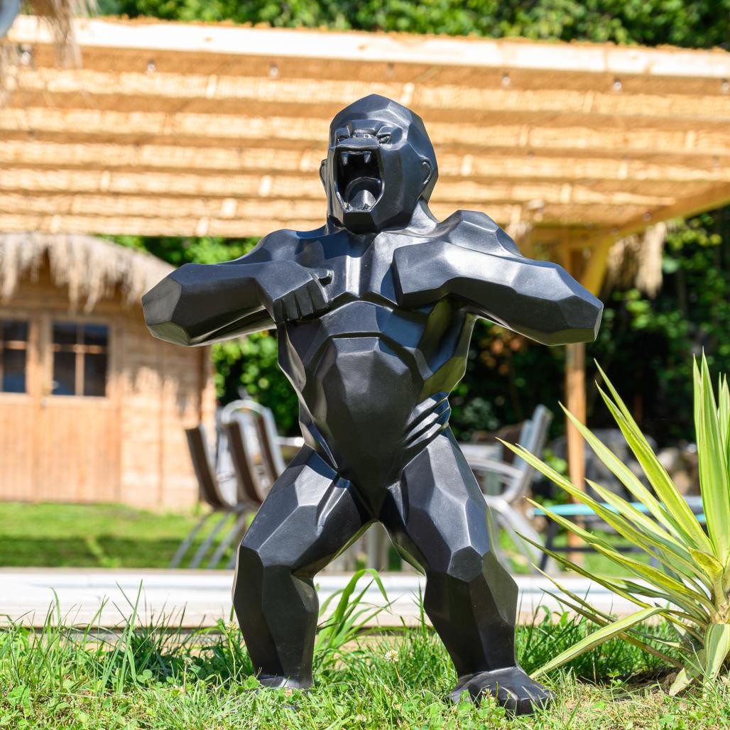 Estatua de gorila de origami negro de 80 cm. Estatua de gorila de origami negro de 80 cm.