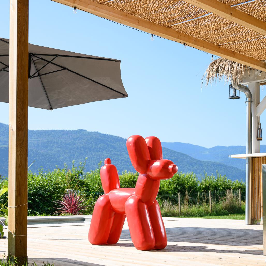 Estatua perro globo rojo 100 cm Estatua perro globo rojo 100 cm