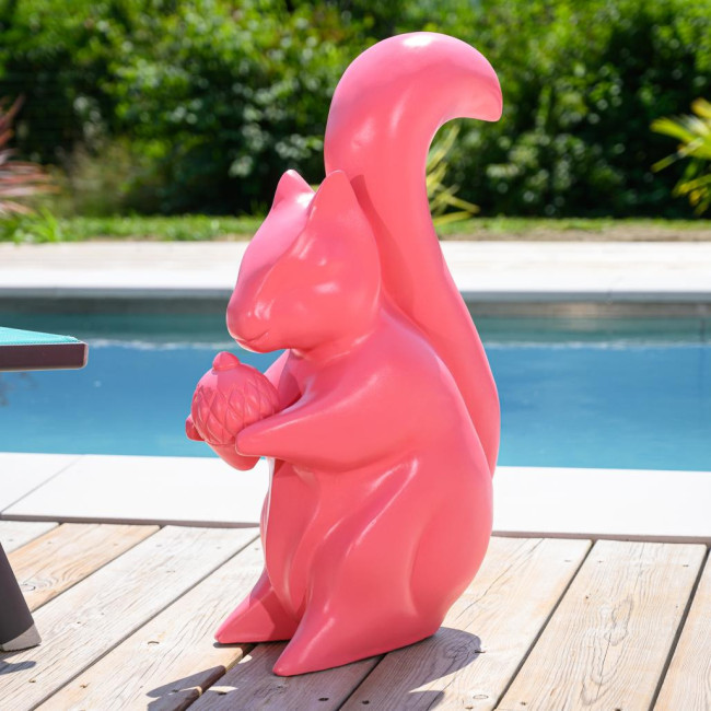 Estatua de ardilla para jardàn rosa de 64 cm