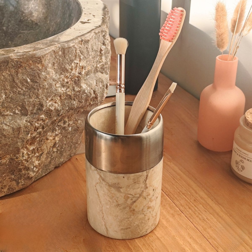 Vaso de mármol y acero inoxidable crema