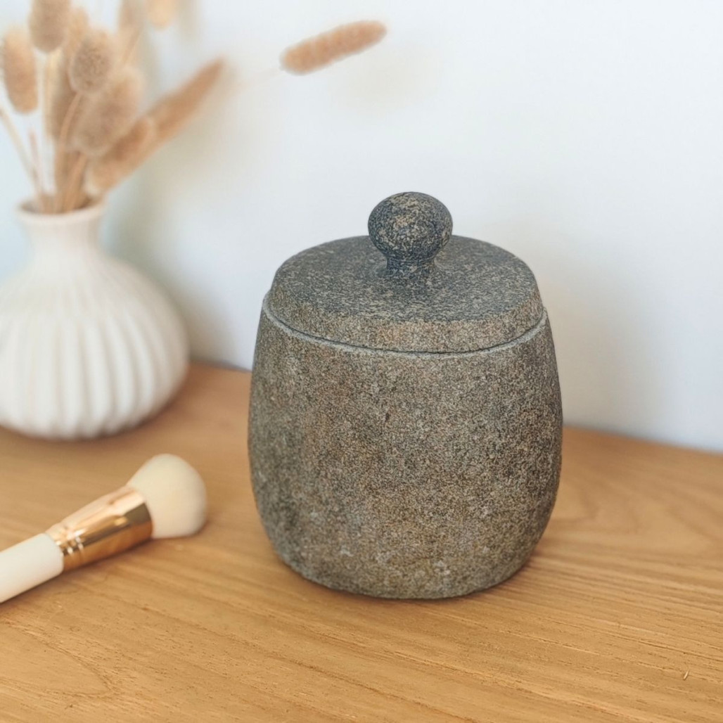 Vaso piedra de río con tapa Vaso piedra de río con tapa