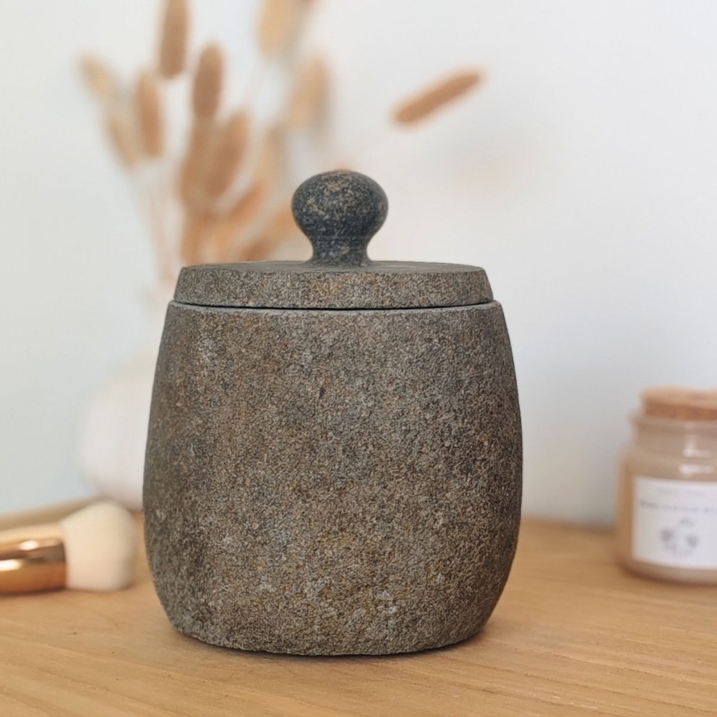 Vaso piedra de río con tapa Vaso piedra de río con tapa